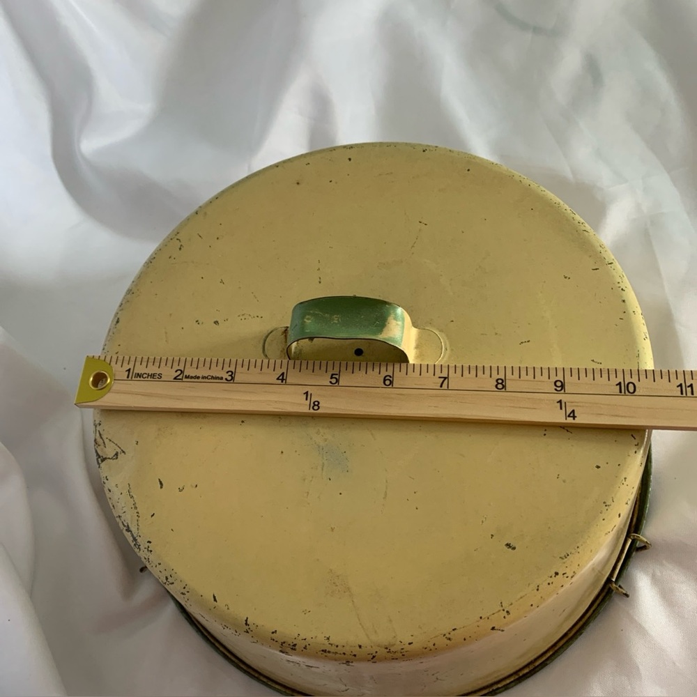 Metal Tin Yellow Green Cake Carrier Lockable VTG Collectible Mid-century